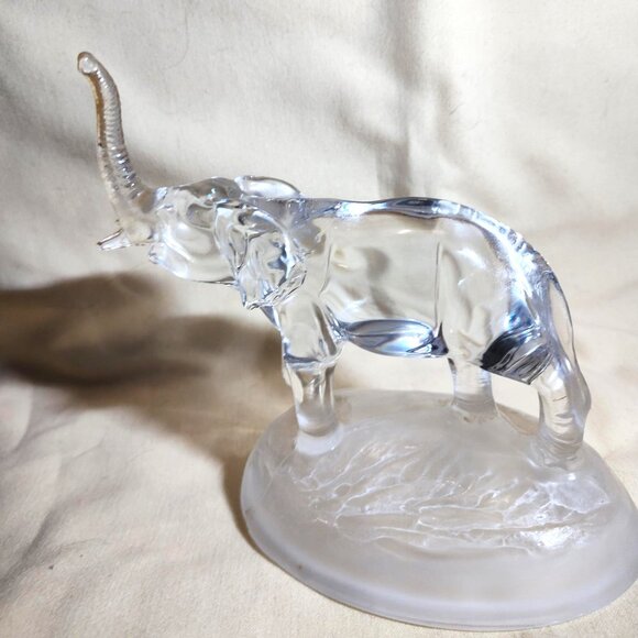 Vintage French 24% Lead Crystal Elephant Figurine on Frosted Base SHIPS FREE - Picture 8 of 9